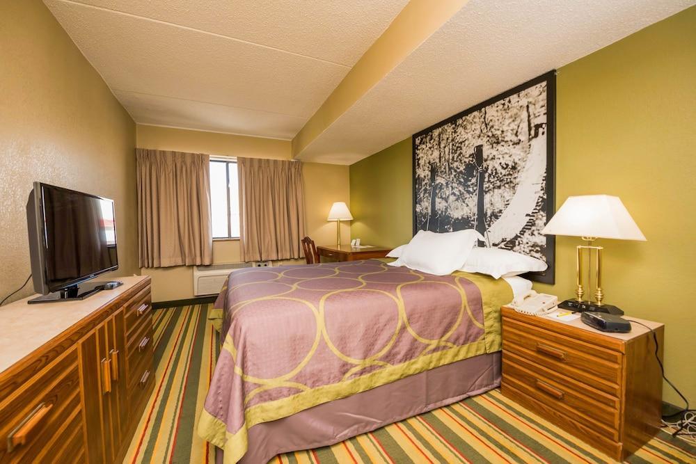 Super 8 By Wyndham Frederick Hotel Kültér fotó
