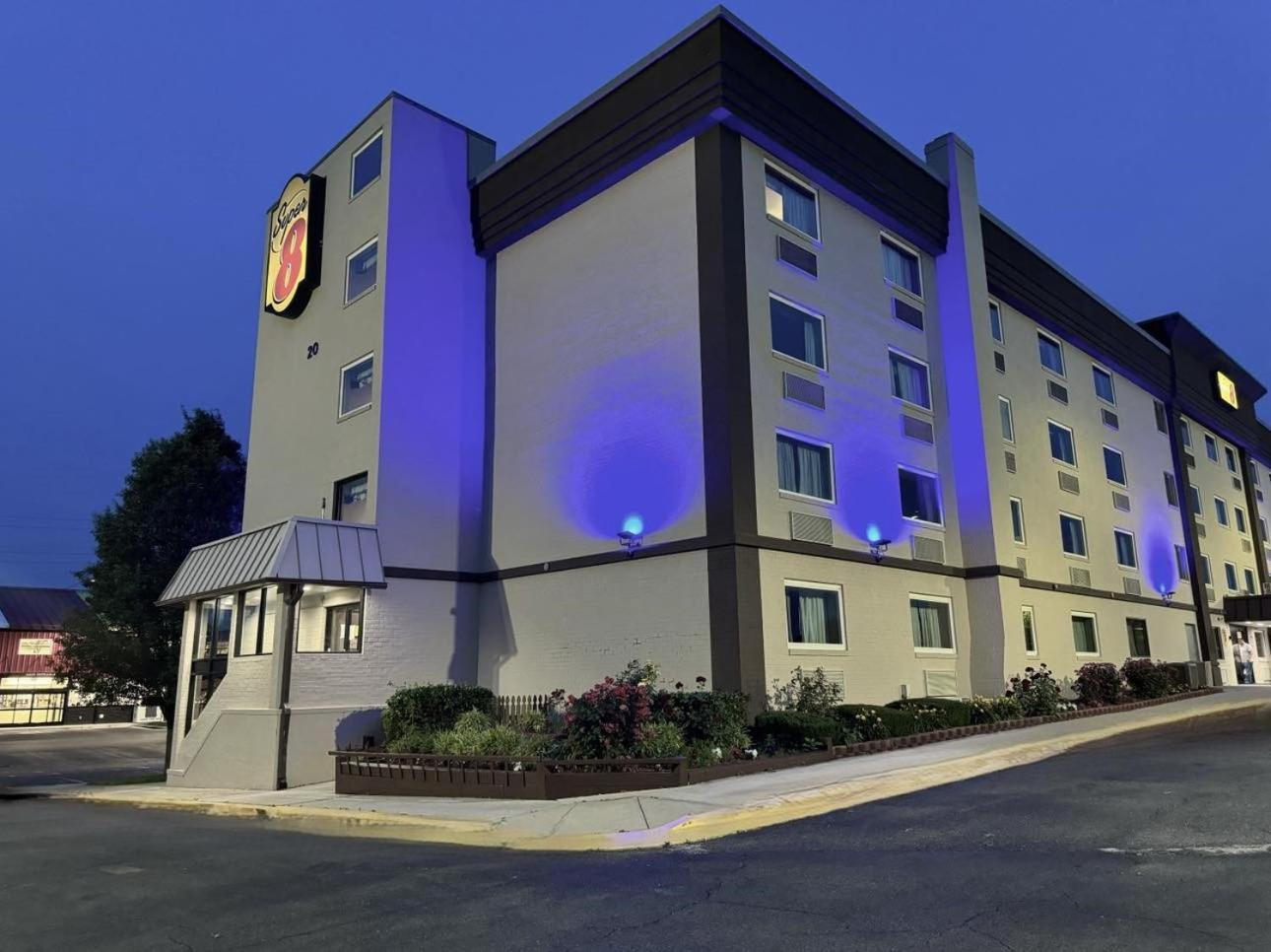 Super 8 By Wyndham Frederick Hotel Kültér fotó
