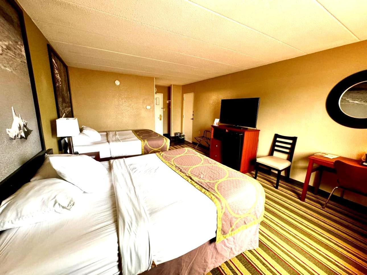 Super 8 By Wyndham Frederick Hotel Kültér fotó