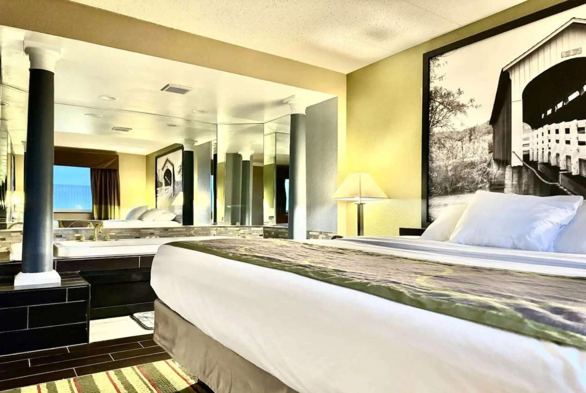 Super 8 By Wyndham Frederick Hotel Kültér fotó