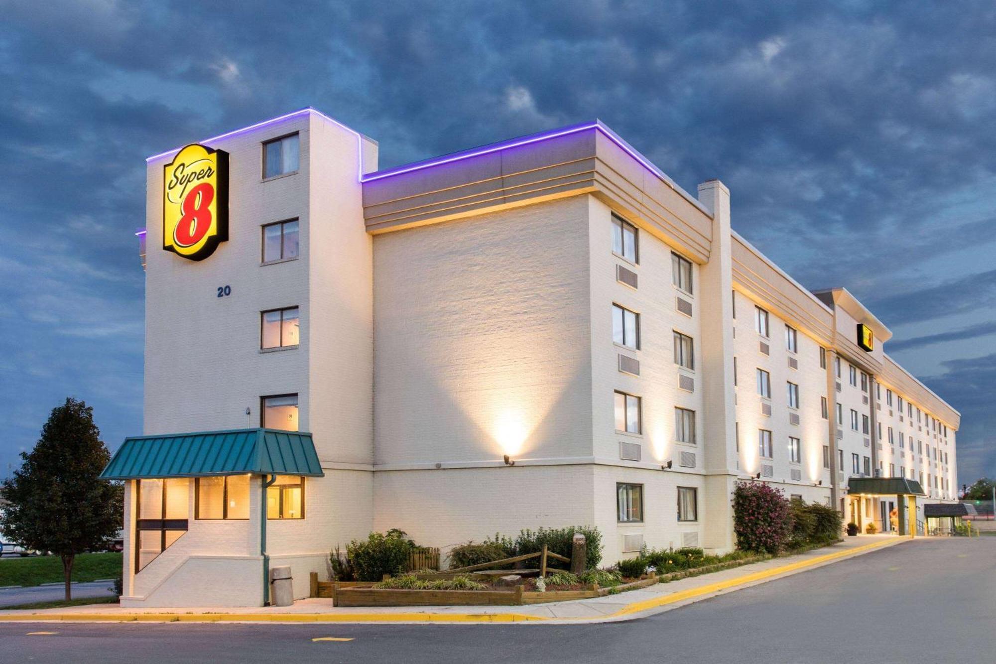 Super 8 By Wyndham Frederick Hotel Kültér fotó