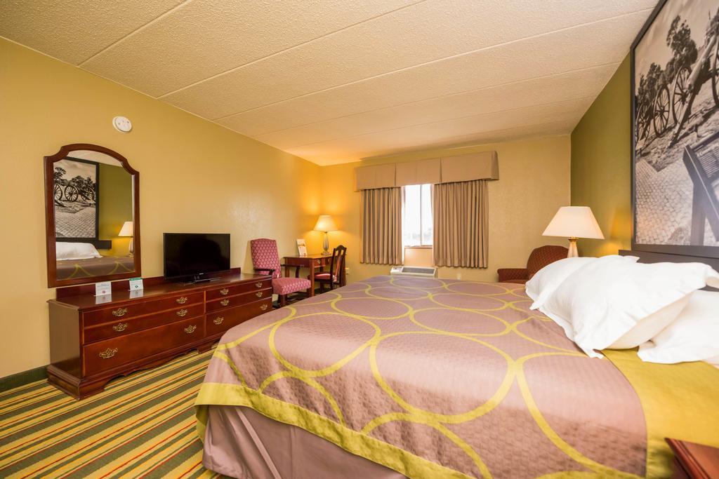 Super 8 By Wyndham Frederick Hotel Kültér fotó