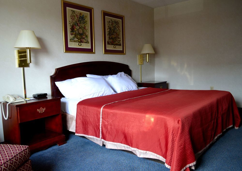 Super 8 By Wyndham Frederick Hotel Kültér fotó