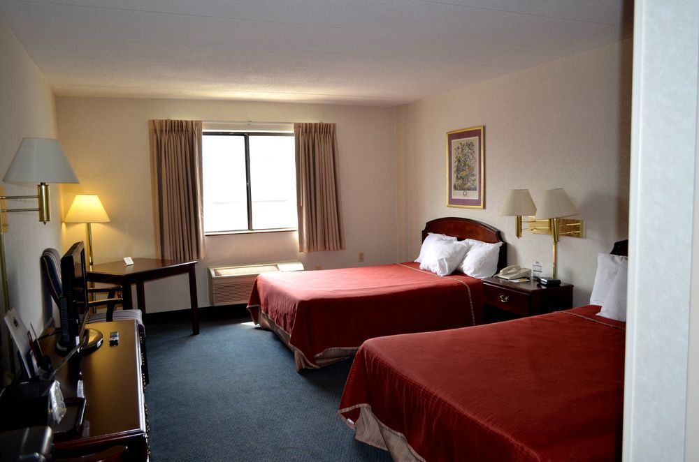 Super 8 By Wyndham Frederick Hotel Kültér fotó