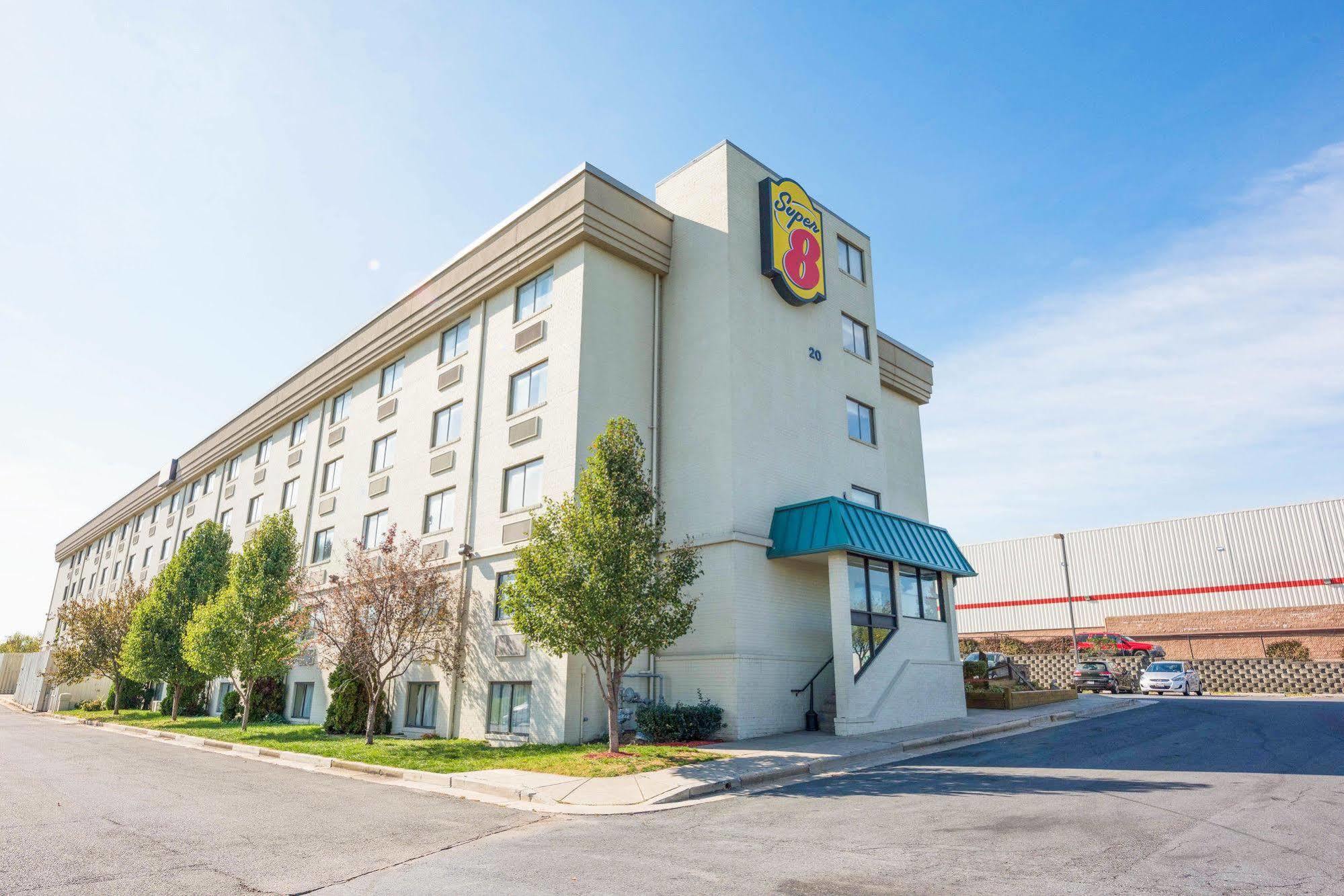 Super 8 By Wyndham Frederick Hotel Kültér fotó