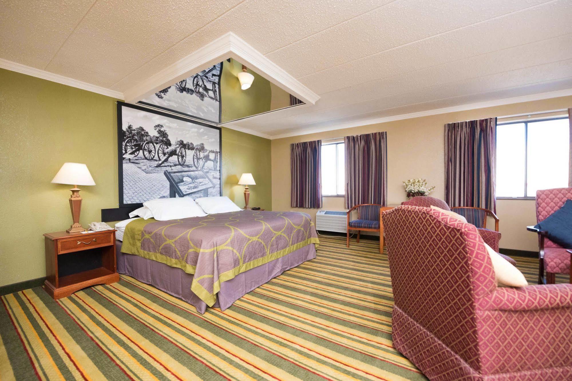 Super 8 By Wyndham Frederick Hotel Kültér fotó