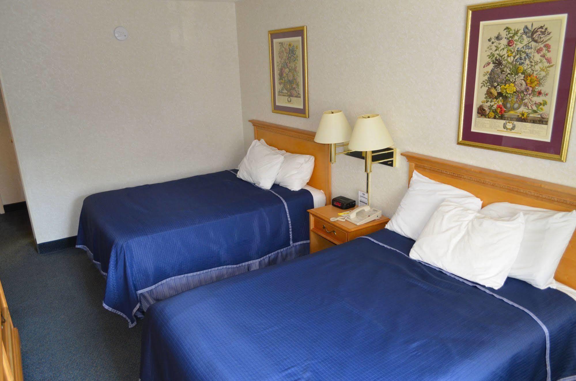 Super 8 By Wyndham Frederick Hotel Kültér fotó